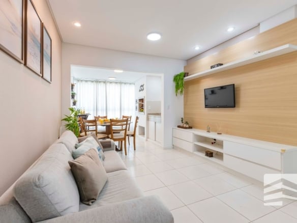 Apartamento de 3 Dormitórios a 150 metros da Praia de Bombas, em Bombinhas - Rocccoimob Imobiliária em Bombinhas